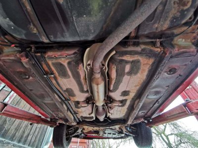 rost von unterboden.jpg