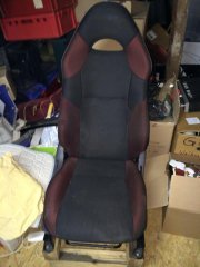 sitz rot schwarz.jpg