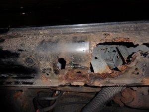 Celi_Schweller_links2.JPG Celi_Schweller_links2.JPG